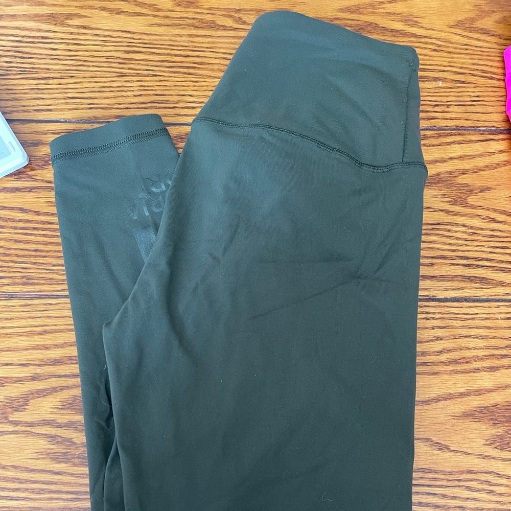 Victoria Sports Olive Highwaisted Legging